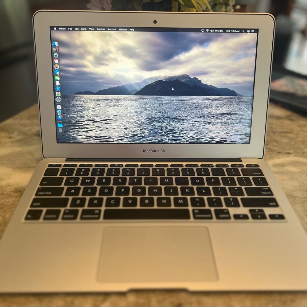 MacBook Air 11.6 inch laptop
